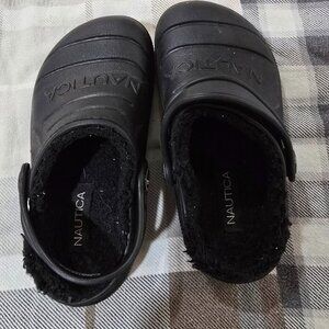 Nautica Kids 10 Croc Shoes W/Lining Slip On Bllack